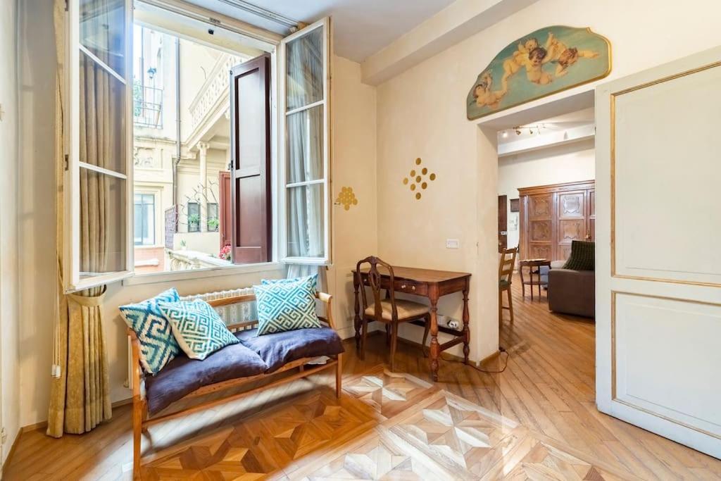 Appartamento Elegante E Centrale La Foglia D'Oro โบโลญญา ภายนอก รูปภาพ