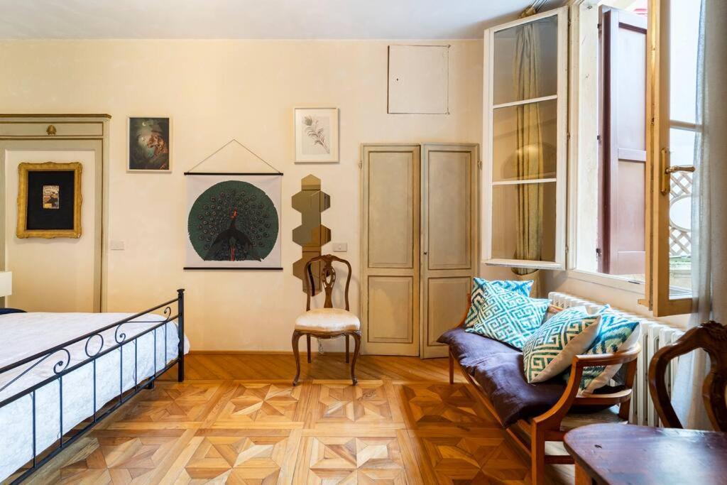Appartamento Elegante E Centrale La Foglia D'Oro โบโลญญา ภายนอก รูปภาพ